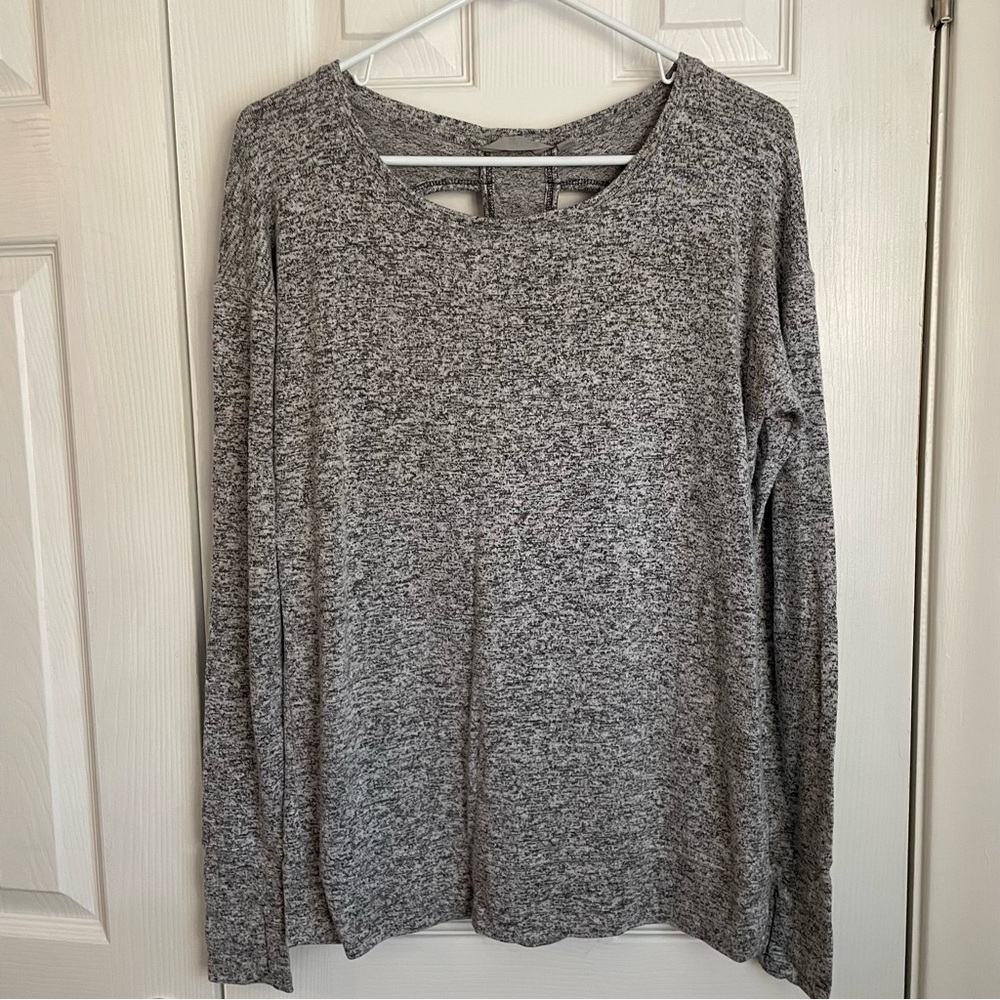 Athleta gray sweatshirt w/ cut-outs and thumb holes (women size small)
